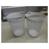 (EC1) 2 Laundry Baskets 23 1/2' H x...