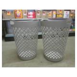 (EC1) 2 Laundry Baskets 23 1/2' H x...