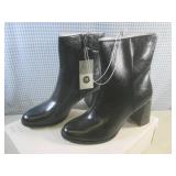 (CS) New Pair of Women's Heeled Boo...