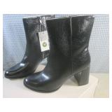 (CS) New Pair of Women's Heeled Boo...
