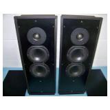 (2) Leon HI400 Horizon-Series Audiophile-Grade Monitor Loudspeakers / Pro Audio Speakers with Black Speaker Grilles (2) Leon HI400 Horizon-Series Audiophile-Grade Monitor Loudspeakers / Pro Audio Speakers with Black Speaker Grilles