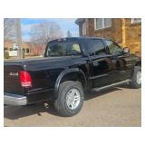 2002 DODGE DAKOTA PICKUP - LOW MILES!