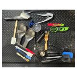 Oneida Kitchen Utensils & ChefMate Tools - Assorted Spoons, Forks, Spatulas & Gadgets
