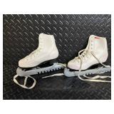 MTS FIG 57 Figure Skates - White - Size 12 - Pair