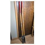 Post Hole Digger with Wooden Handles