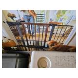 Munchkin Wood & Steel Baby Gate, Pet Carriers, and Miscellaneous Items