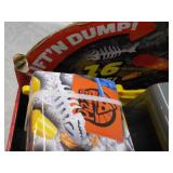 Lift 'n Dump Truck 16 pcs...