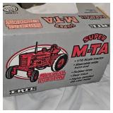 1:16 Farmall Super MTA