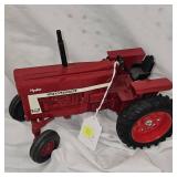 1/16th International 966 Tractor