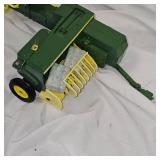1/16 John Deere Baler