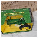 1/16th John Deere BN Tractor