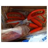 Electric Skillet & Crab/Lobster Cracking Tools