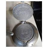 Krumkakke Iron & SandBakkel Tins