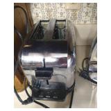 Cuisinart Toaster & Farberware Electric Can Opener