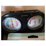 Thermometer & Weather Gauges