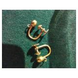 18K Gold Screw-On Earrings - 2.2 Grams