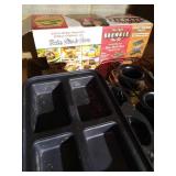 Muffin Tins & Baking Pans