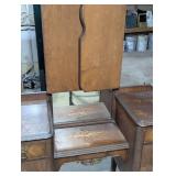 Vintage Vanity/Make Up Dresser with Mirror