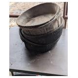 6 Rubber Feed/Water Pales