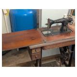 Vintage Singer Sawing Machine with Cabinet