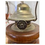 3 Oil Lamps 4 Huricanes