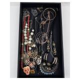 Jewelry Assortment - Necklaces, Bracelets & Earrings Jewelry Assortment - Necklaces, Bracelets & Earrings