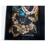 Costume Jewelry - Assorted Necklaces & Bracelets Collection Costume Jewelry - Assorted Necklaces & Bracelets Collection