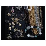 Assorted Costume Jewelry Collection - Necklaces, Bracelets, Earrings & Rings Assorted Costume Jewelry Collection - Necklaces, Bracelets, Earrings & Rings
