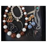 Costume Jewelry Assortment - Pearl Bead Necklaces, Bracelets & Earrings Costume Jewelry Assortment - Pearl Bead Necklaces, Bracelets & Earrings