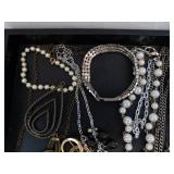 Costume Jewelry Assortment - Pearl Bead Necklaces, Bracelets & Earrings Costume Jewelry Assortment - Pearl Bead Necklaces, Bracelets & Earrings