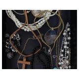 Pearl & Bead Costume Jewelry Collection - Necklaces, Bracelets & Pendants Pearl & Bead Costume Jewelry Collection - Necklaces, Bracelets & Pendants