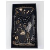 Black & Gold Fashion Jewelry Collection - Necklace, Rings, Earrings & Bracelets Black & Gold Fashion Jewelry Collection - Necklace, Rings, Earrings & Bracelets