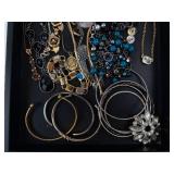 Assorted Jewelry Collection - Necklaces, Bracelets, Beads & Brooch Assorted Jewelry Collection - Necklaces, Bracelets, Beads & Brooch