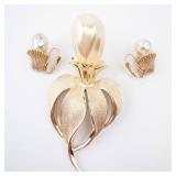 Floral Gold-Tone Brooch & Pearl Clip-On Earrings Set Floral Gold-Tone Brooch & Pearl Clip-On Earrings Set