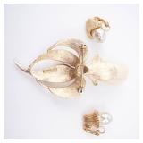 Floral Gold-Tone Brooch & Pearl Clip-On Earrings Set Floral Gold-Tone Brooch & Pearl Clip-On Earrings Set
