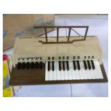 Vintage Organ and Radio