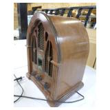 Vintage Organ and Radio