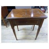 Vintage Singer Sewing Machine in Cabinet