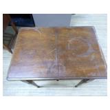 Vintage Singer Sewing Machine in Cabinet