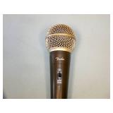 Fender P-52S Cardioid Dynamic Microphone / Mic with XLR Cable and Foam Wind Screen