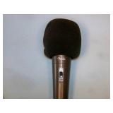 Fender P-52S Cardioid Dynamic Microphone / Mic with XLR Cable and Foam Wind Screen