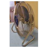 Lakewood 3-Speed Floor / Desk Fan