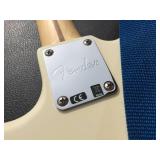 FENDER JAGUAR BASS - Guitar with Chromacast Hard Case