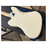 FENDER JAGUAR BASS - Guitar with Chromacast Hard Case