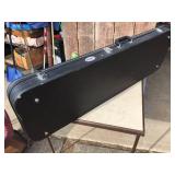 FENDER JAGUAR BASS - Guitar with Chromacast Hard Case