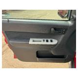 2009 FORD ESCAPE XLT *4x4 | 118k Miles* (NO RESERVE)