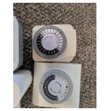 Belkin Studio USB Power Hubs & 2 Dial Timers (Set of 4)