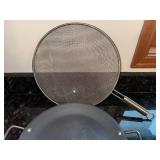 Paella Pan with Dual Handles & Mesh Splatter Screen - 12 in