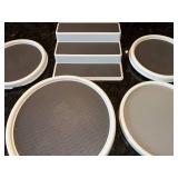 Wilton 9-In Round Non-Slip Display Bases & 9-In Rectangular Step Pads - 7-Piece Set