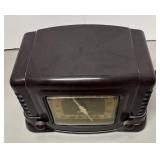 RR - Truetone Bakelite Tabletop Radio with Stratoscope Model: D-2610